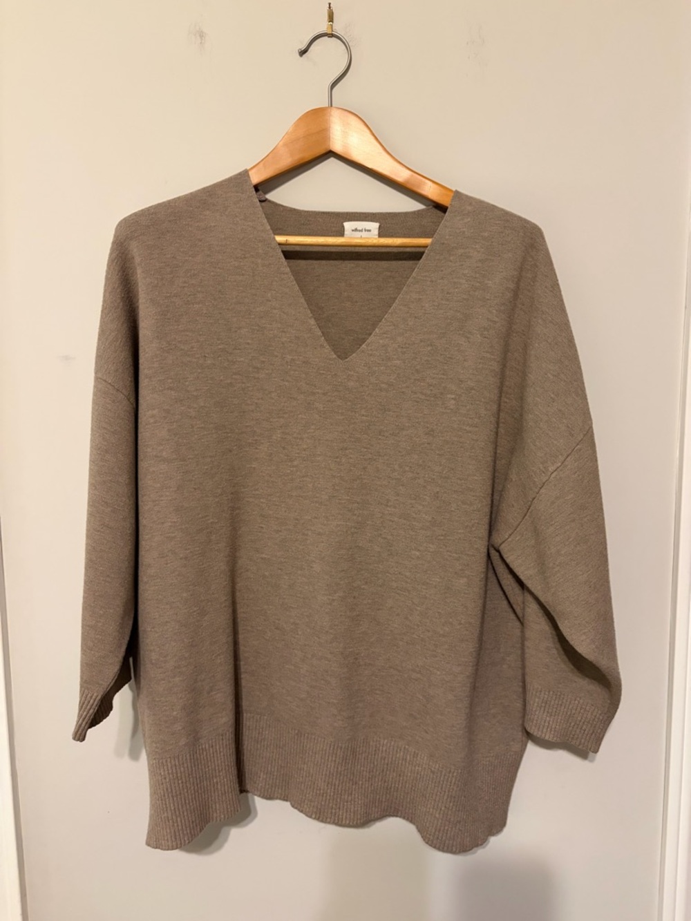 Aritzia Wilfred Free Souvenir Sweater
